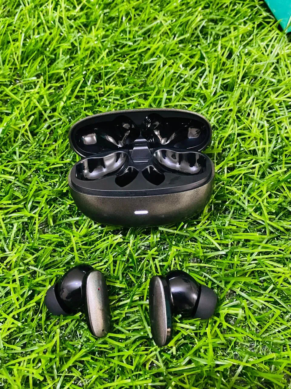 InTouch W03 Wireless Bluetooth Earbuds